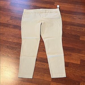 Old Navy Khaki Pixie Petite Pants
